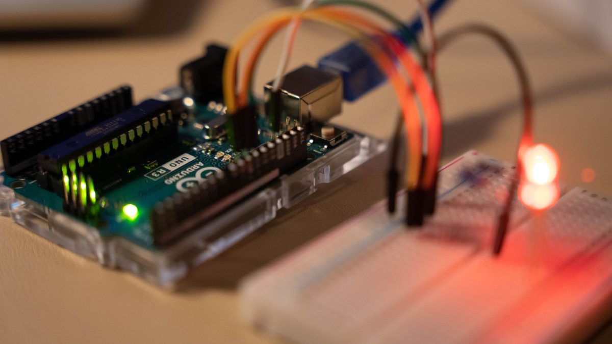 Arduino Uno – budowa, możliwości i zastosowanie płytki