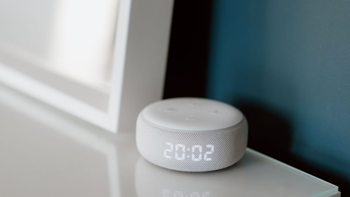 Lenovo Smart Clock po polsku – konfiguracja, funkcje i sterowanie głosowe