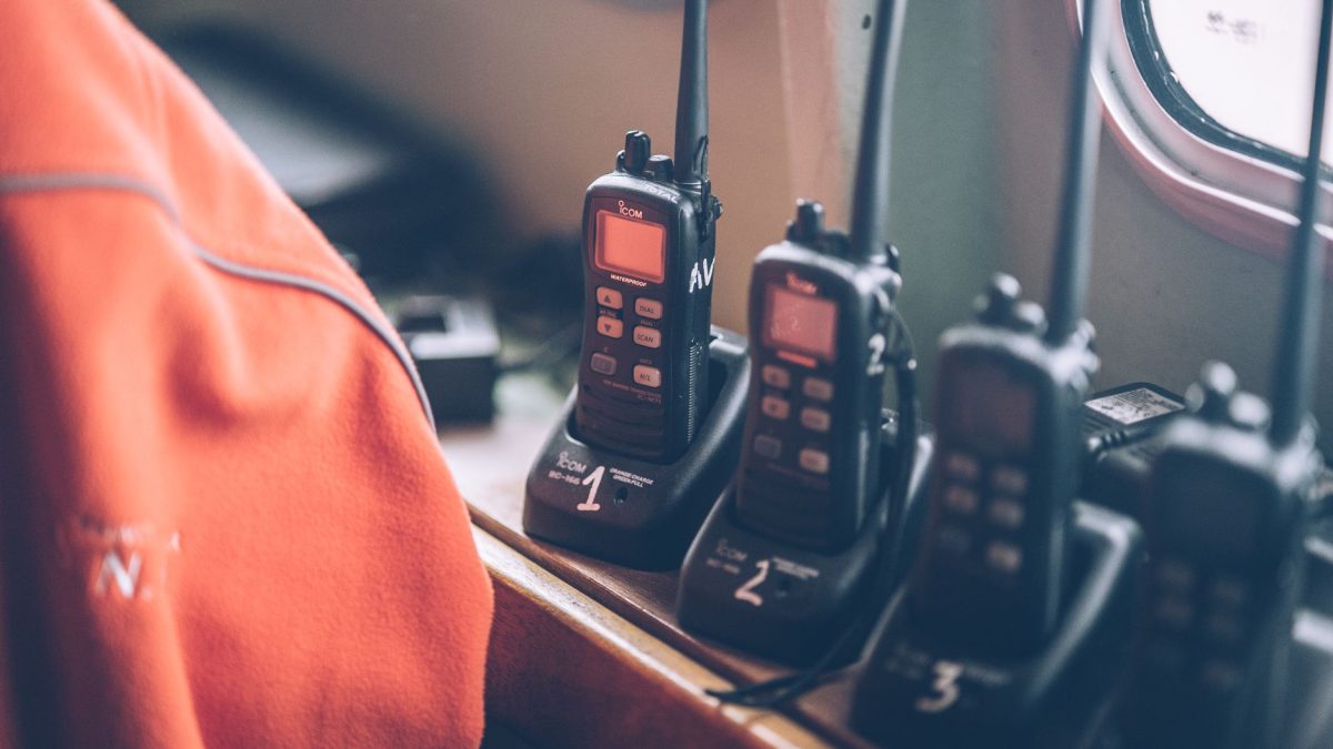 Transceiver – jak działa urządzenie nadawczo-odbiorcze i gdzie się je stosuje