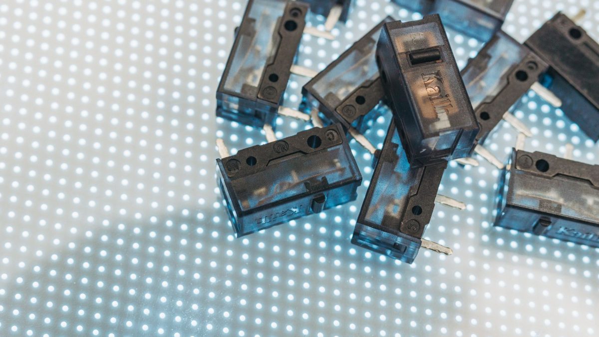Kontaktron – symbol, zasada działania i zastosowanie czujnika